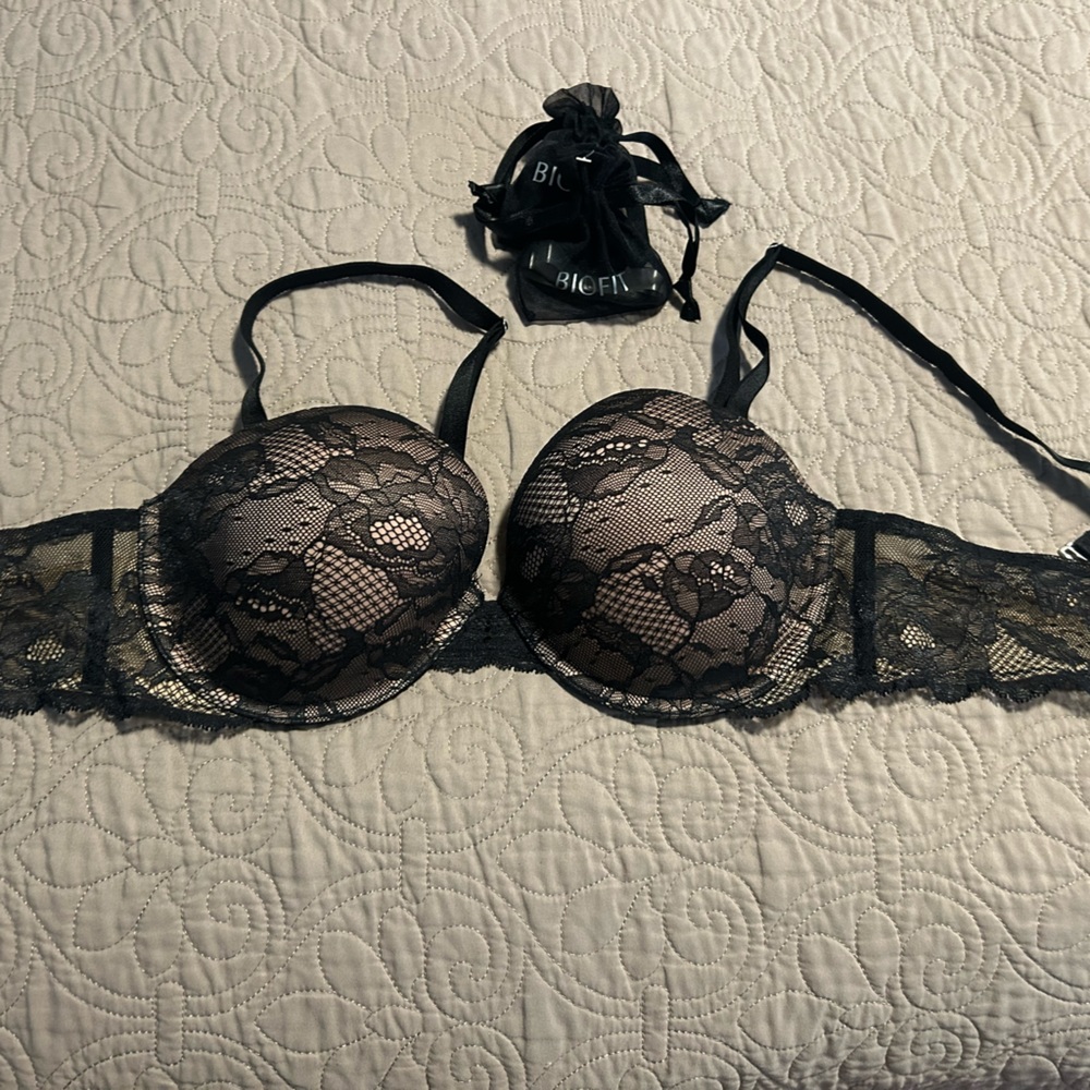 Victoria’s Secret black and tan lace Biofit bra